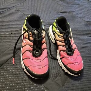 Kids Nike Red & Yellow